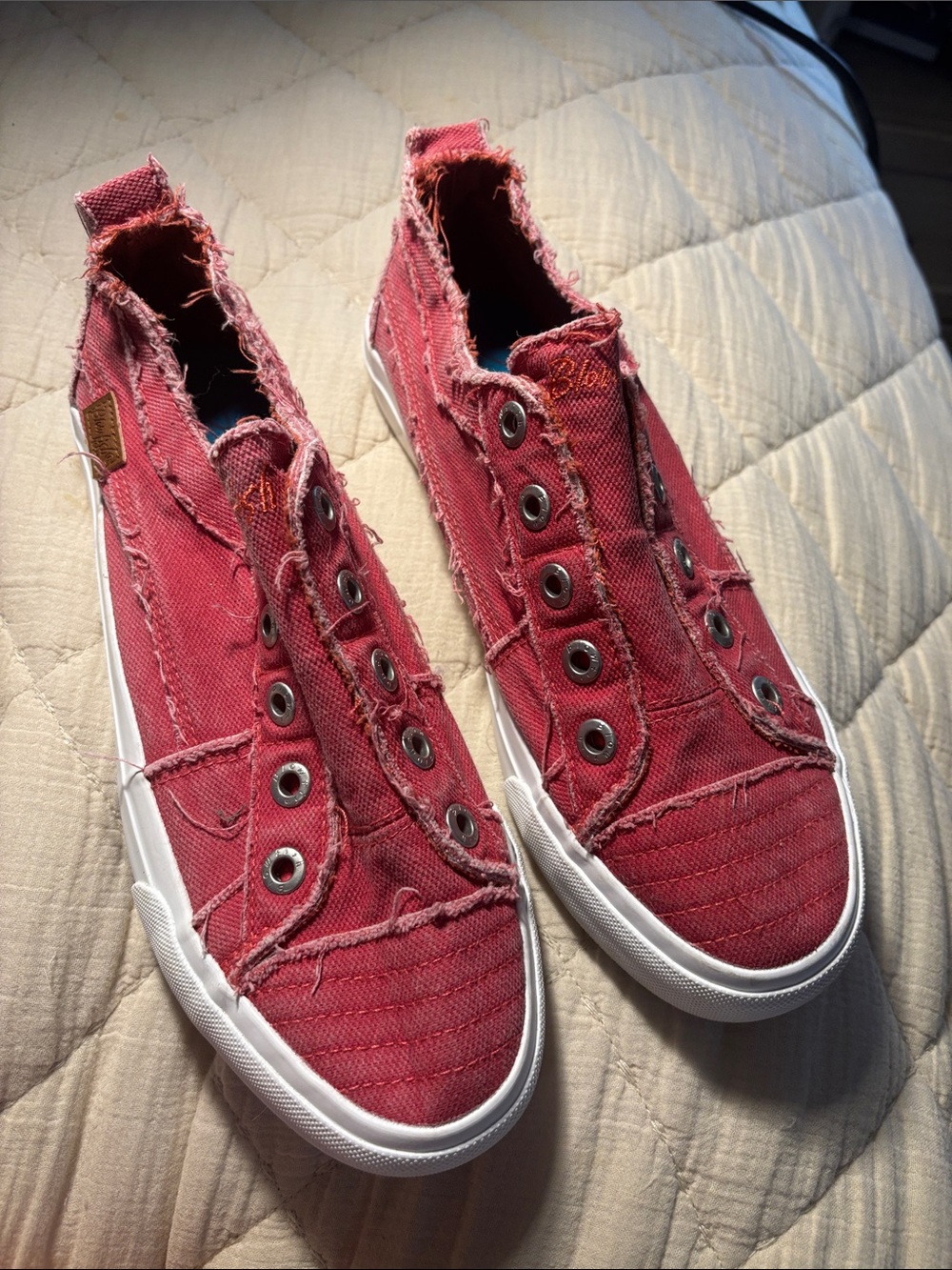 Kids Slip-On Canvas Sneakers in Red
